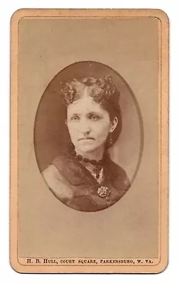 ANTIQUE CDV CIRCA 1870s H.B. HULL GORGEOUS YOUNG LADY PARKERSBURG WEST VIRGINIA • $14.99