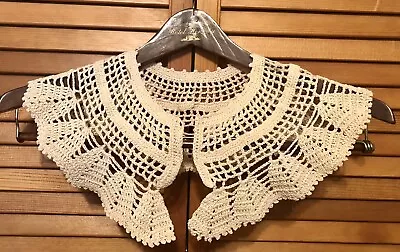Beautiful Vintage Hand Crocheted Ecru Ivory Detachable Collar Ca1950/60’s • $50