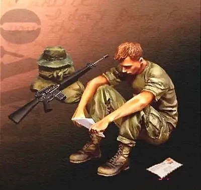 █ 1/35 Scale Resin Model Kit Vietnam War US Soldier Reading A Letter Unpainted • £12.34