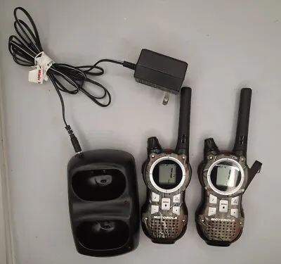 2 Walkie Talkie Motorola Two-way Radio MR355R Camo W/ Charger  & Batteries 35m • $54.95