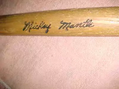 16   MICKEY MANTLE   H&B 125   BURNED IN SCRIPT And LABEL   -  HANDLE CRACK • $23