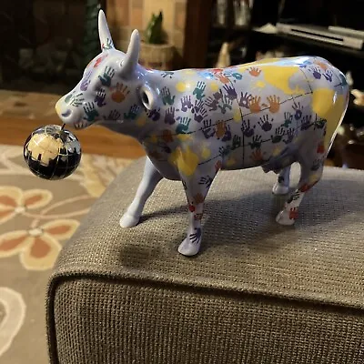 2002 Cow Parade “Its A Smooll World” Model #7312 Size 7”x4” • $22