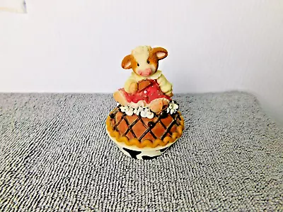 MARY's MOO MOOS Youre A Sweet Friend ENESCO FIGURINE 372730 Chocolate Cow Pie • $19.95