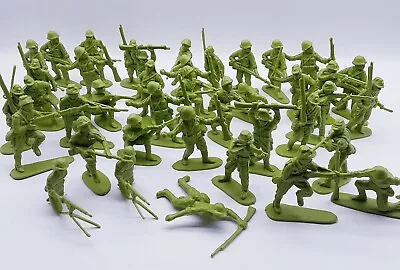 Lot Of 41 Light Green Plastic Army Men Toy Soldier Military Miniatures S6 • $25.06