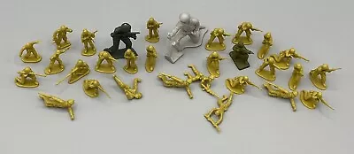 Miniature Toy Army Soldiers Plastic • $5.57