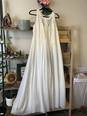 $25 • Buy City Chic Ivory Lace Maxi Dress Size S
