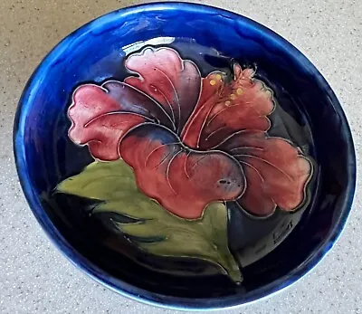 Moorcroft Red HIBISCUS On Cobalt Blue Glaze Background 4.5  Footed Bowl 1970s • $49.99