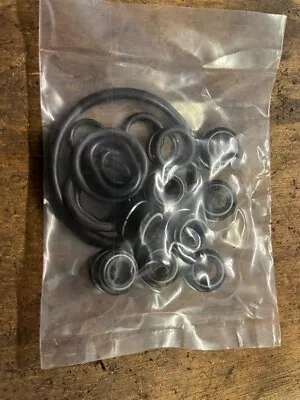 Kawasaki Z650/kz650/z650 Sr Valve Stem Seals And Engine Seals • £15