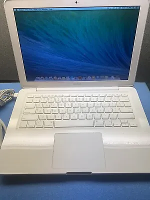  APPLE MACBOOK A1342 13” 250GB HDD 2GB RAM WHITE With Office 2008 • $49