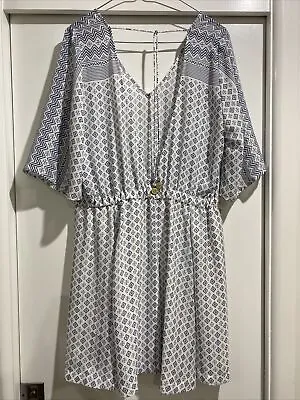 $39 • Buy Tigerlily Backless White/Blue Mosaic Mini Dress Size 14