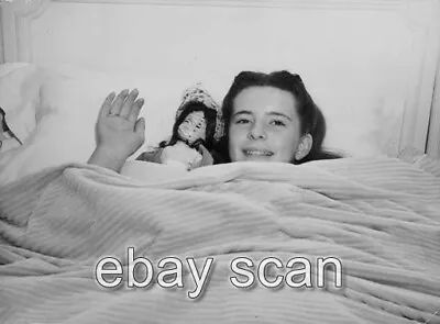 Margaret O'brien Candid Sleeping With Doll    8x10 Photo  • $14.99