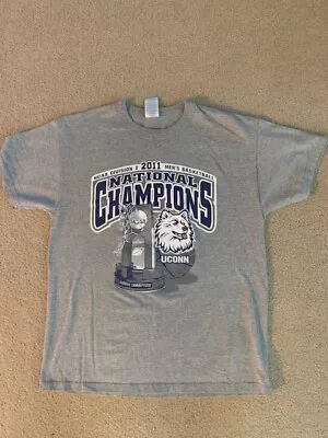 UCONN HUSKIES NCAA 2011  NATIONAL CHAMPIONS T-SHIRT Russell Athletic Medium • $19.95