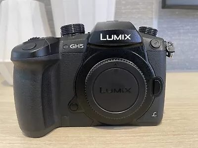 Panasonic LUMIX GH5 Body DC-GH5 Black • $480