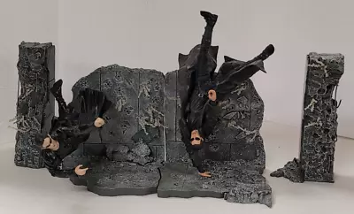 2003 McFarlane THE MATRIX Series 1 Neo & Trinity Lobby Shootout Scene Figures • $49.99