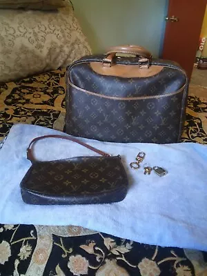 LOUIS VUITTON VINTAGE Deauville Handbag & Pouchette keyring 3pc Bundle • $474