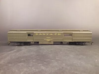 Ho Scale Santa Fe Rea Heavyweight Baggage 1/2 • $34.99