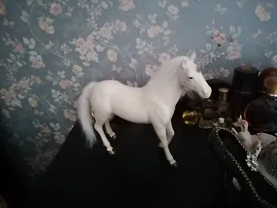 White Unicorn Ornament • £10