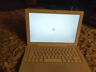 Apple MacBook A1181 Early 2009 Intel Core 2 Duo  • £48.83