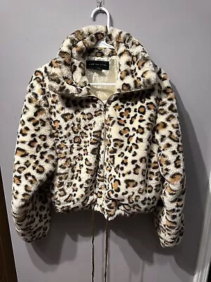 No One Cares Victorias Secret PINK Faux Fur Plush Leopard Jacket XS Lined Soft • $34.99