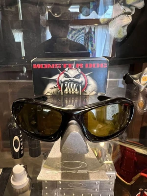 $279 • Buy Oakley Monster Dog Polarized 2307m