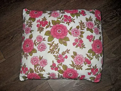 HOMEMADE VINTAGE CUSHION BRIGHT RETRO FLOWER DESIGN 16  X 14  Pink & White • £6.99