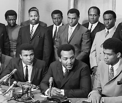 Jim Brown Muhammad Ali Kareem A Jabbar At Press Conference 8x10 Photo Image #1 • $3.99