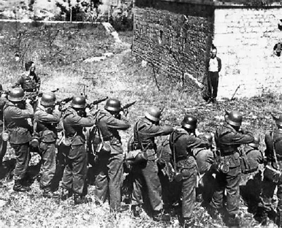 £7.22 • Buy Member Of French Resistance Smiling At German Firing Squad  8x10 WW2 Photo 319