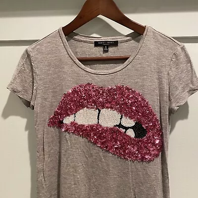 Romeo & Juliet Couture Sequin Top Women’s Small Grey Pink Sexy Lips Short Sleeve • $19.99