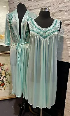 Vintage LATI FASHIONS Nylon 2-piece Peignore Nightie And Robe Set Green Size XL • $36