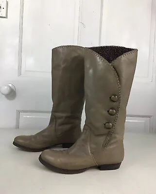 B MAKOWSKY Leather Boots Womens 7.5 • $19.95