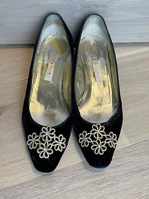 Gucci Black Velvet Flats Size 37.5 With Embellishments • $49.95