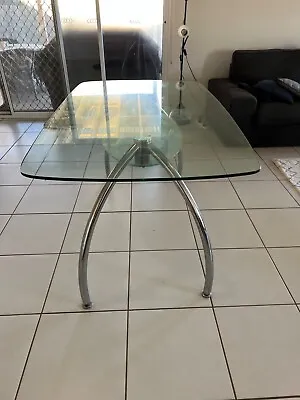 $25 • Buy Dining Table And Chairs