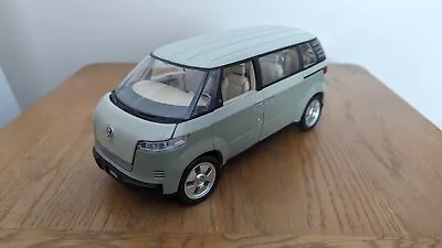 Revell VW Microbus Concept Car 1:18 • £40