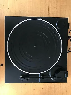 Used Black Pioneer Pl-Z82 Turntable. • $200