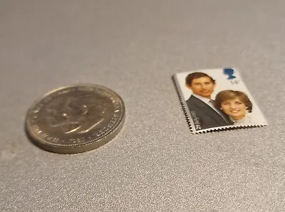 1981 Prince Of Wales & Lady Diana Spencer Coin + Stamp • £1
