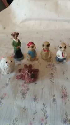 4 Meerkat & 2 Dog Ornaments Bundle GC • £3.99
