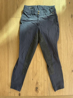 $20 • Buy Ariat Olympia Full Seat Breech 28 R