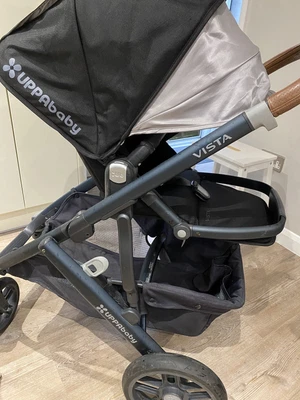 £150 • Buy Uppababy Vista Pram 2017 Jake Black