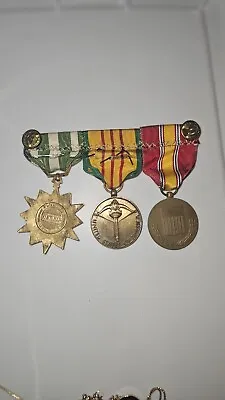 Vietnam Campaign Service National Defense Medals Ribbons Bar 1 Campaign Star  • $29.75