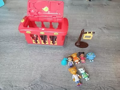 Daniel Tiger's Neighborhood Deluxe 2015 Electronic Trolley With 6 Toy Figures • $24.99