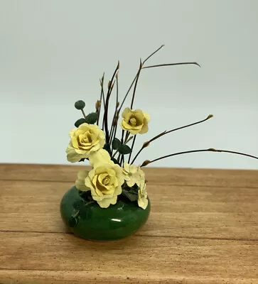 Dollhouse Miniature Artisan Made Yellow Rose Arrangement Alex Meikeljohn Vase • $9.99