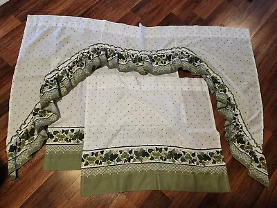 3 Piece Lot - Vintage Kitchen Curtains -  Ivy Leaf - White Gold & Green  • $22.99