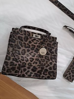 Guess Handbag With Matching Wallet • $85