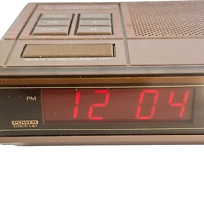 Vintage Magnavox D3150 AM/FM Woodgrain Clock Radio Red Lighted Numbers Works • $9