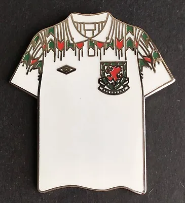 £4.75 • Buy Wales 1990 Retro Away Football Shirt Souvenir Enamel Pin Badge - Cymru 