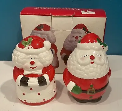 Mr.and Mrs. Santa Claus Salt And Pepper Shakers Pre Owned In Box 3” Tall • $9.95