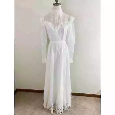 Vintage White Lace Long Sleeve Wedding Dress Pearl Buttons Ruffle Accents Small • $89.98