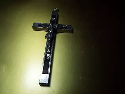 VINTAGE ROMAN CATHOLIC 4  By 2  CRUCIFIX • $6.50