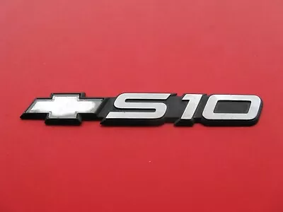 1995-2005 Chevrolet S10 Side Rear Emblem Logo Badge Sign Symbol Used Oem B11627 • $19