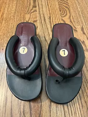 WOMEN'S STAUD BLACK LEATHER Padded PUFFER Thong Sandals Defects See Desc!! • $15.99